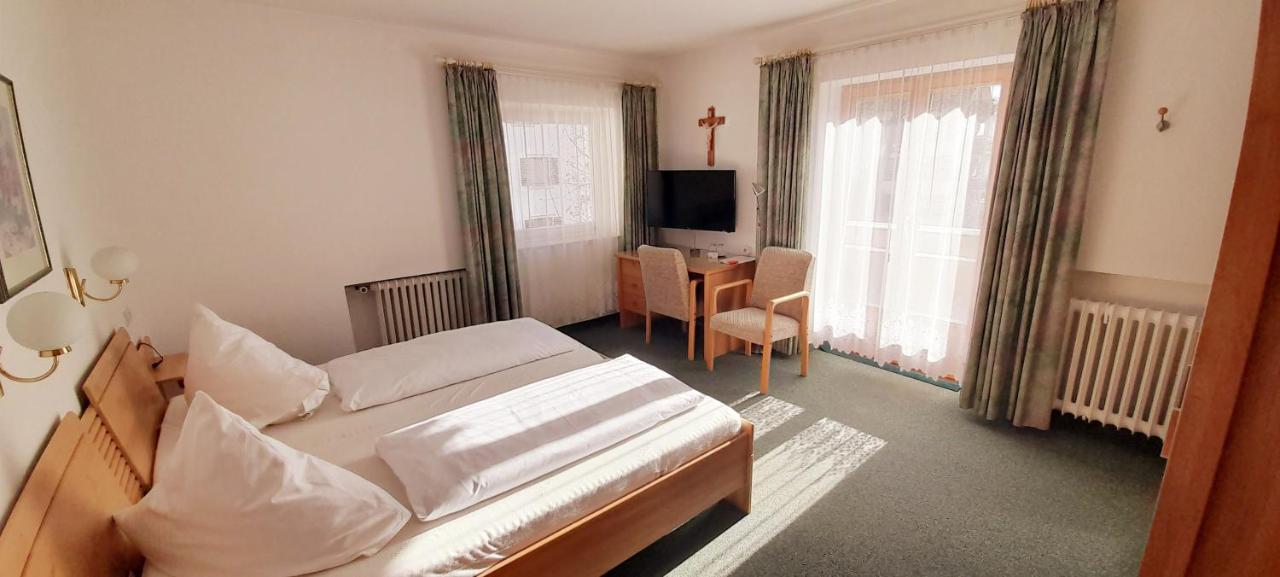 Hotel Seemueller บาดวือริสโฮเฟิน ภายนอก รูปภาพ